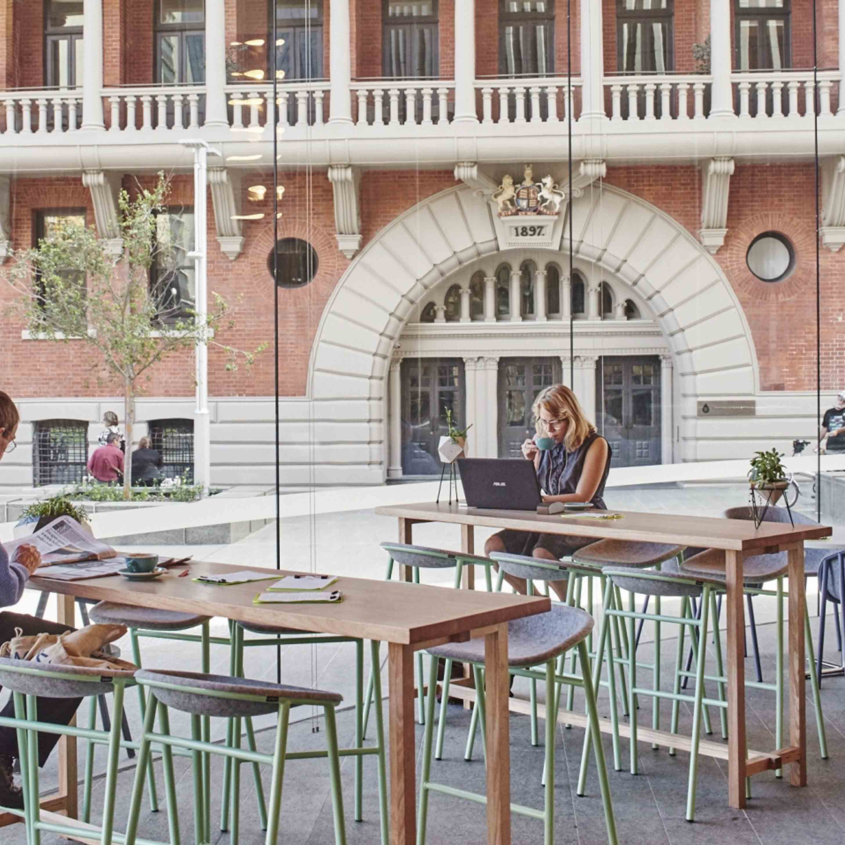 De Vorm Barkruk LJ 3 afbeelding