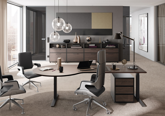 Directiewerkplek met metalen Easy-Push poten en Silver directie fauteuil Directiewerkplek met metalen Easy-Push poten en Silver directie fauteuil