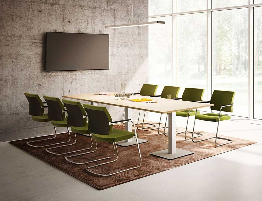 Grote rechthoekige vergadertafel met vierkante plateau poten Grote rechthoekige vergadertafel met vierkante plateau poten