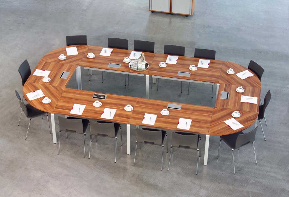 O-vormige vergadertafel met 14 zitplaatsen