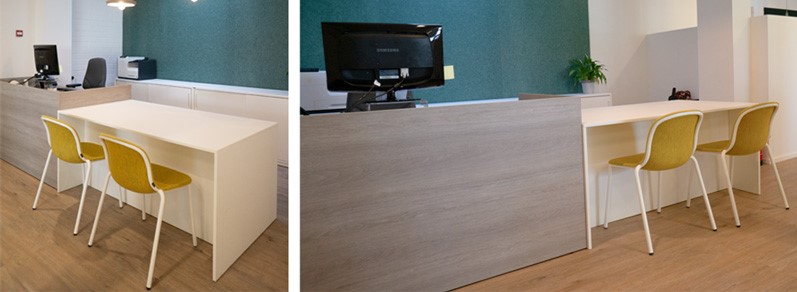 Receptieruimte inrichting met custom ontvangstbalie en designstoelen Receptieruimte inrichting met custom ontvangstbalie en designstoelen